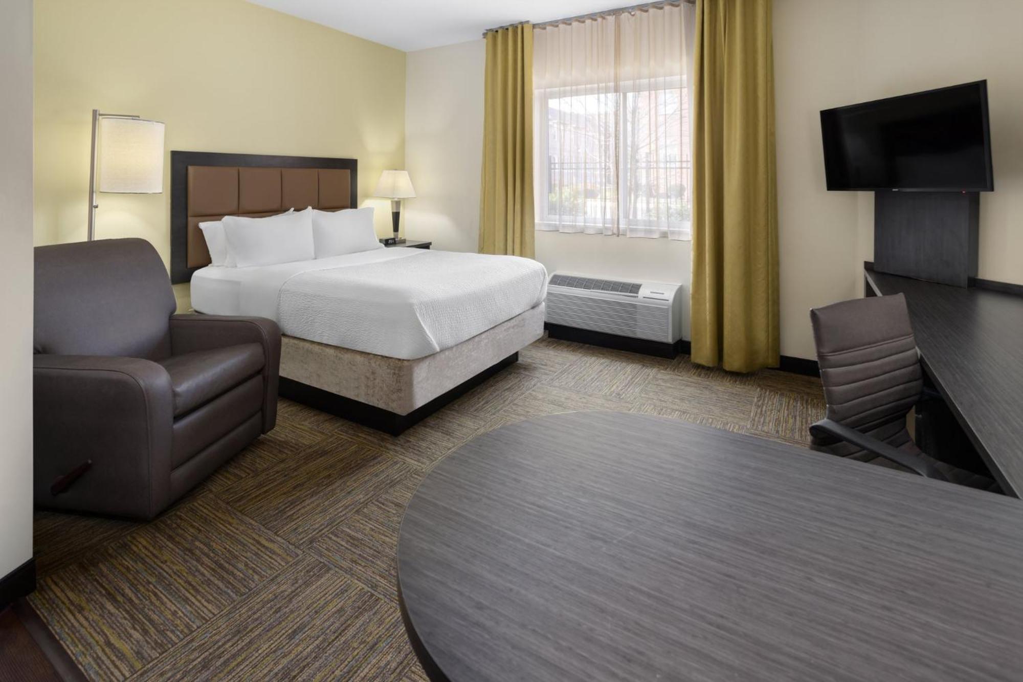 Candlewood Suites Philadelphia - Airport Area By Ihg Chester Exterior foto