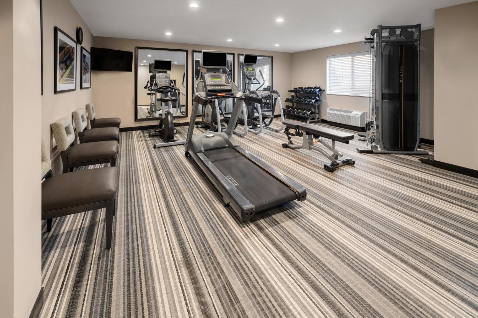 Candlewood Suites Philadelphia - Airport Area By Ihg Chester Exterior foto